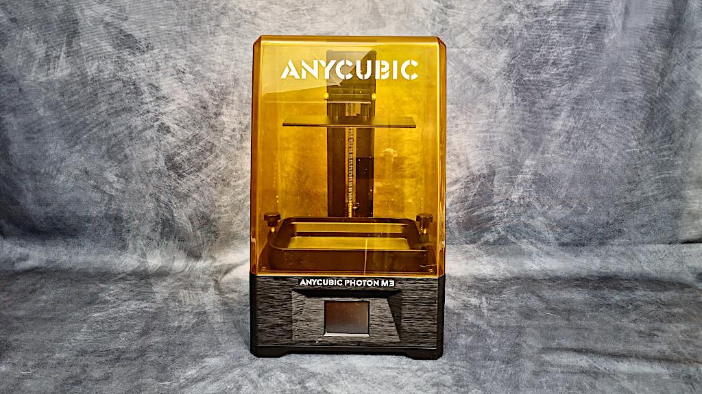 Фотополимерный принтер Anycubic Photon M3 с жёлтым УФ-колпаком