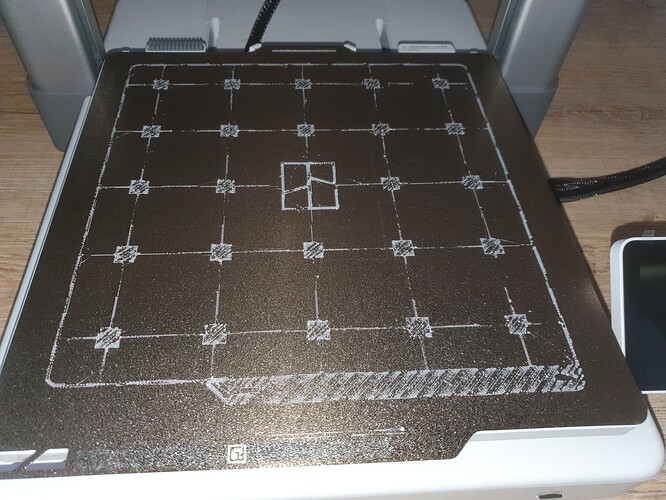 Дефект качества печати на Bambu Lab A1 — паутинка