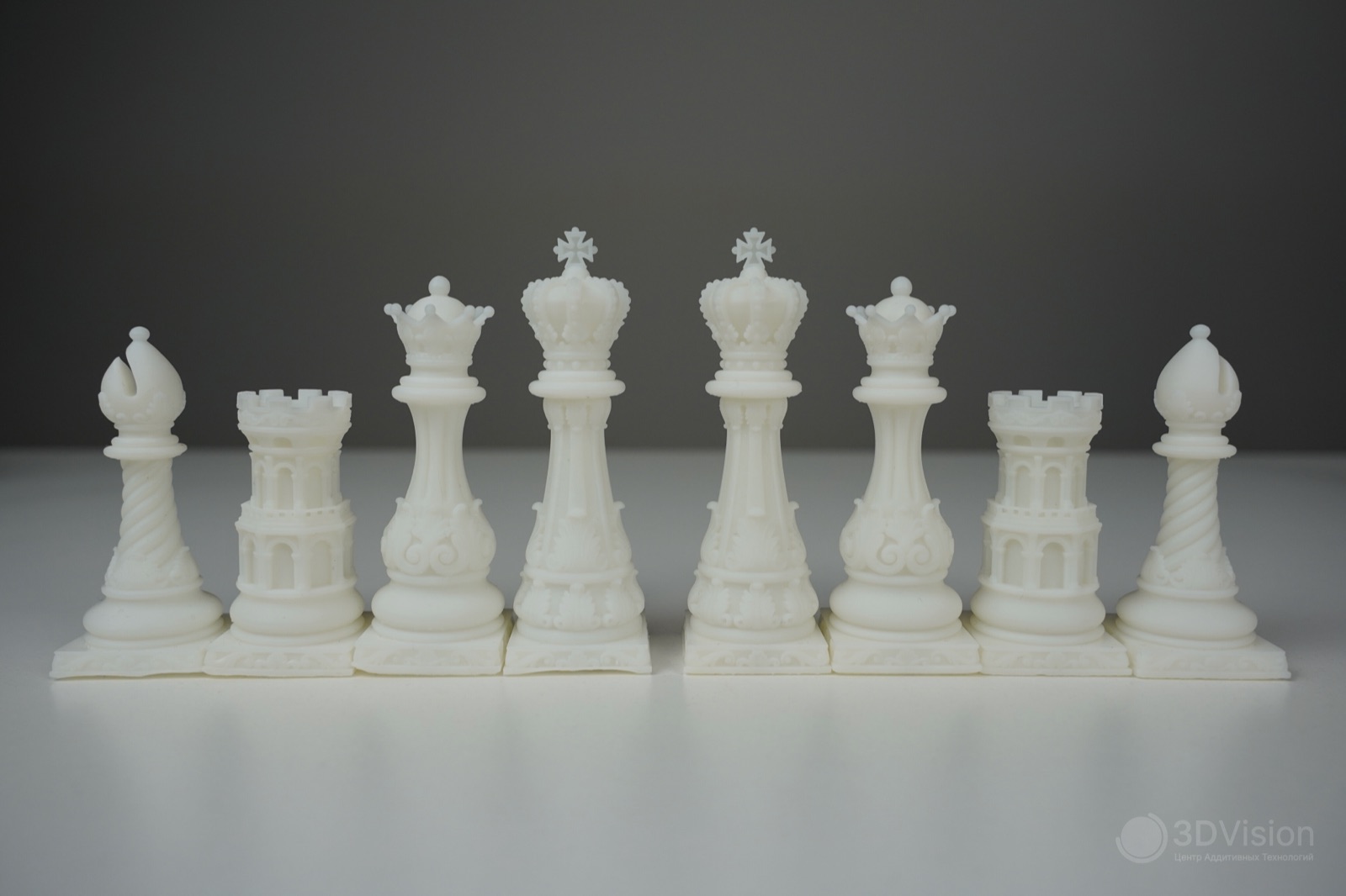 Шахматные фигуры на Anycubic Photon P1, напечатанные с поддержками, расставленными вручную