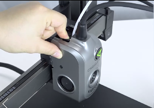 Снятие nozzle cover Creality Hi — иногда крышка приклеивается к расплавленному пластику