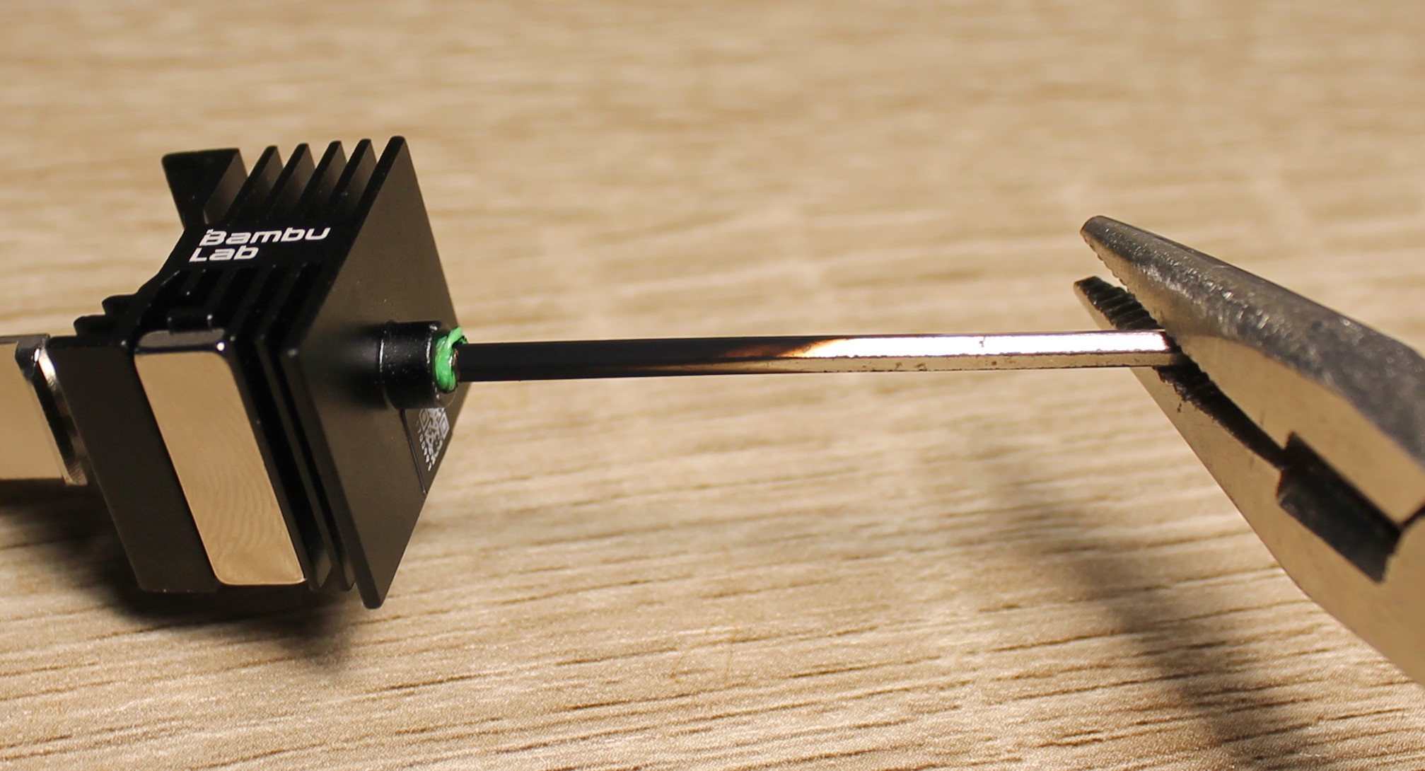 Шестигранник вставлен в хотенд