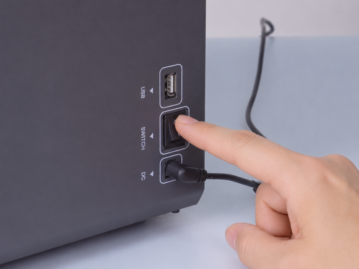 Разъёмы Saturn 4 Ultra 16K: USB, выключатель и гнездо питания — Ethernet нет