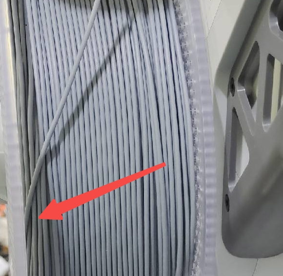 Стружка и пыль на шестернях подачи AMS Lite