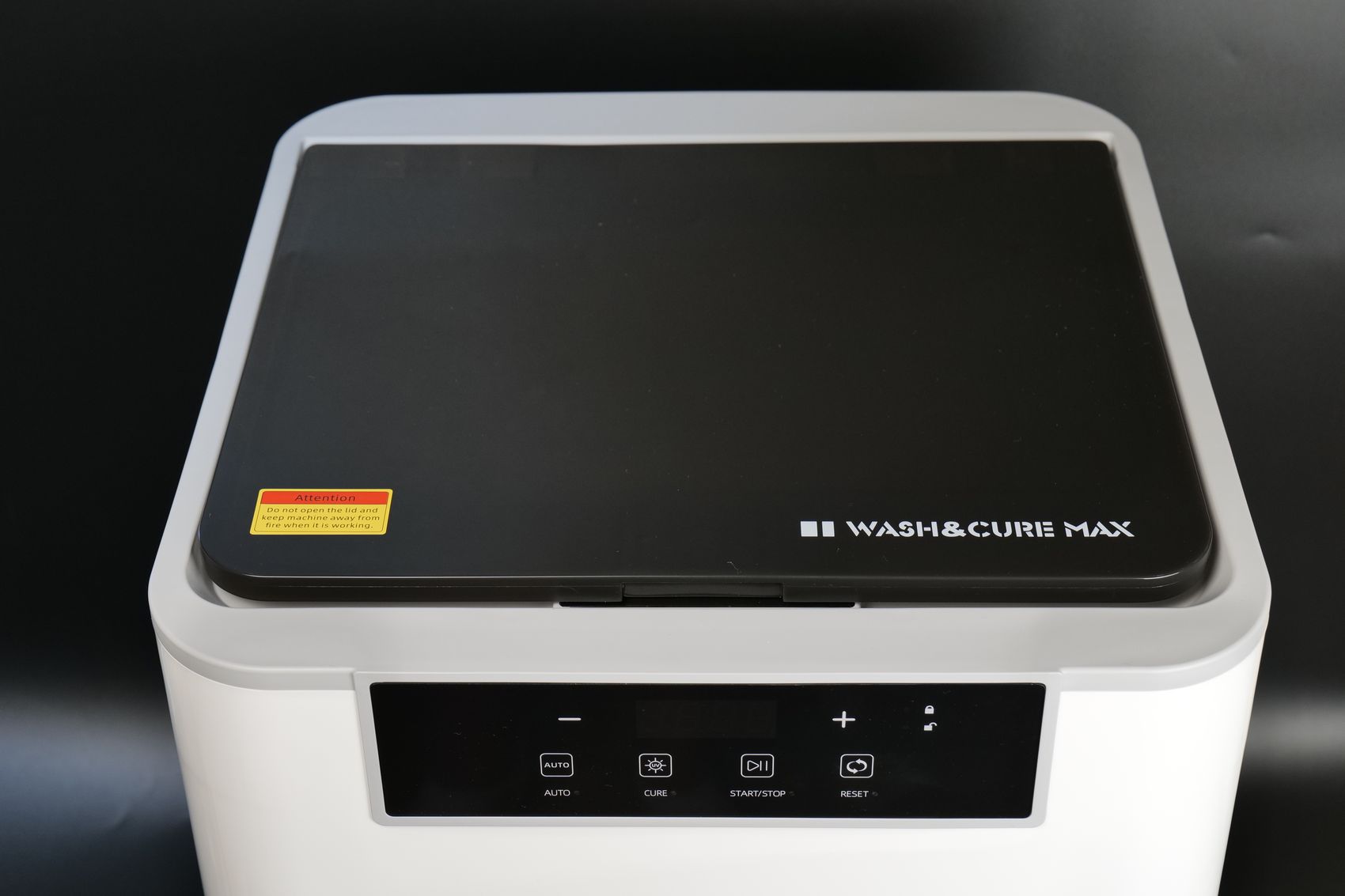 Панель управления Anycubic Wash & Cure Max: режимы AUTO и CURE, таймер
