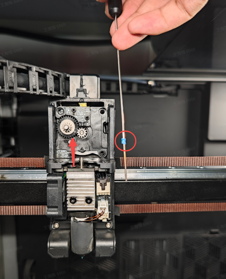 Извлечение пластика иглой