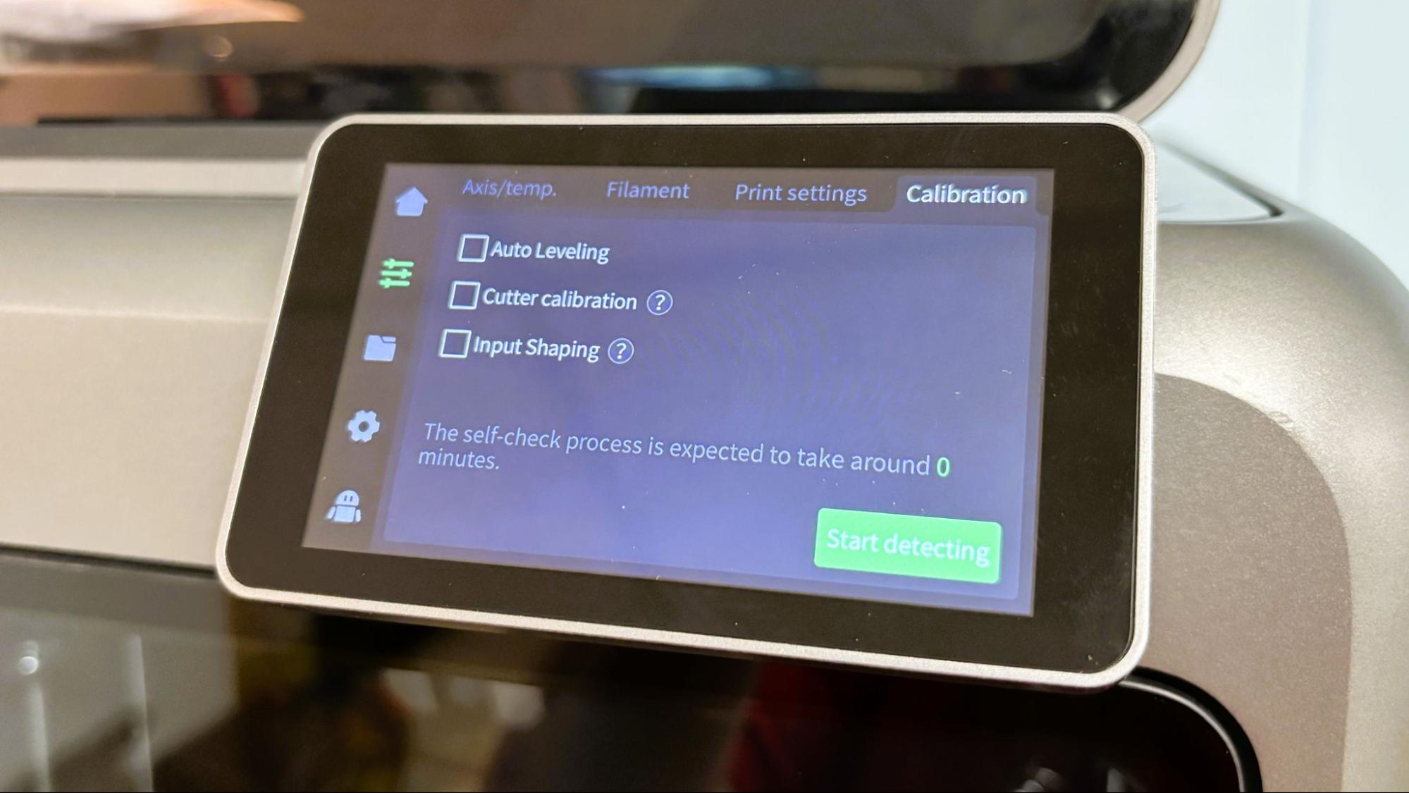 Сенсорный экран K2 Pro в меню калибровки (Auto Leveling, Cutter, Input Shaping)