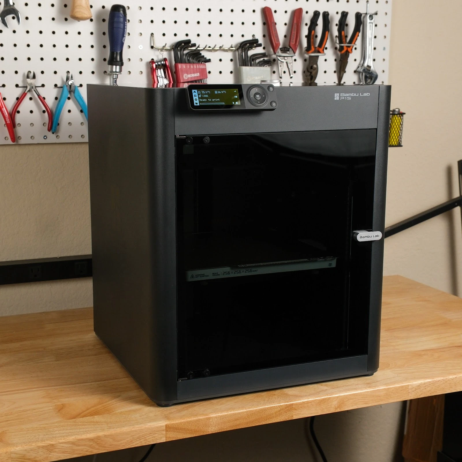 Bambu Lab P1S — закрытый CoreXY для серьёзных задач