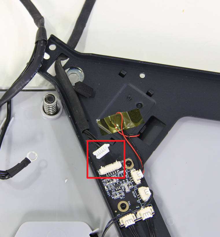 Отключение старого 6-pin кабеля от MC board