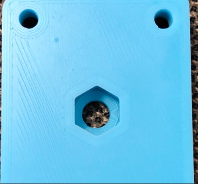 Слишком сильный прижим — "слоновья нога", пластик выдавливается