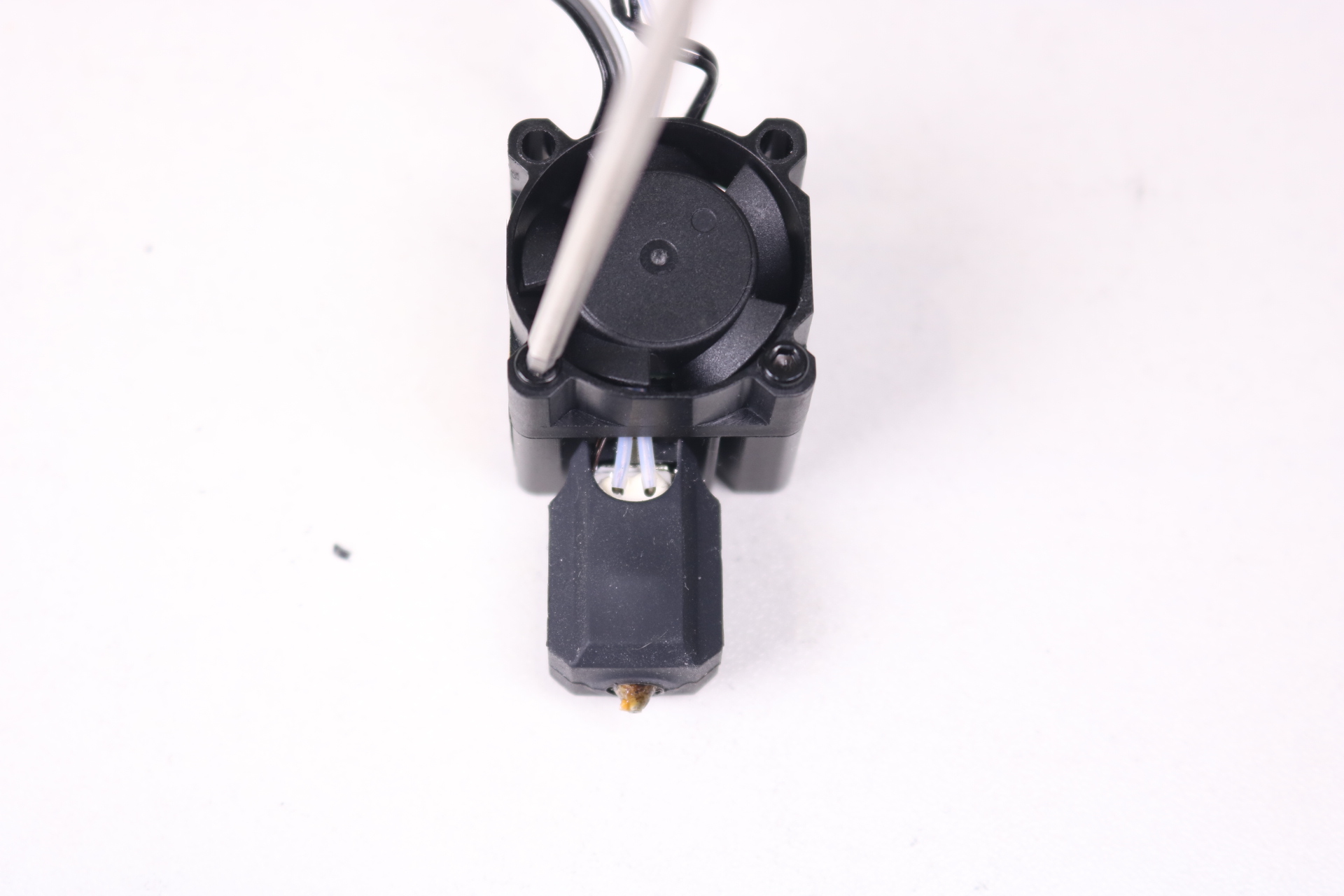 Hotend with eddy current sensor — carriage install