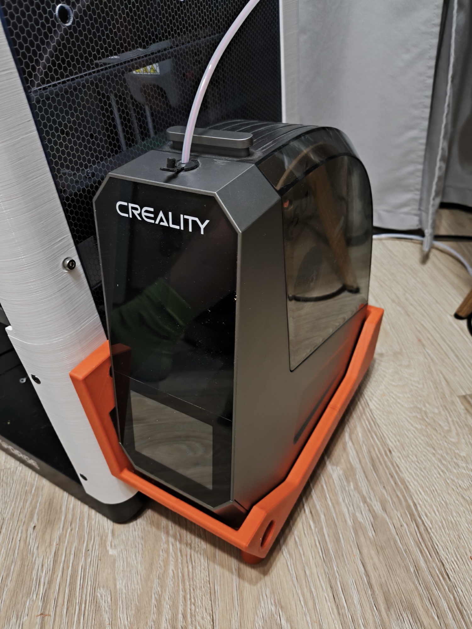 Кронштейн сушилки Creality Space Pi, установленный на Flashforge AD5M