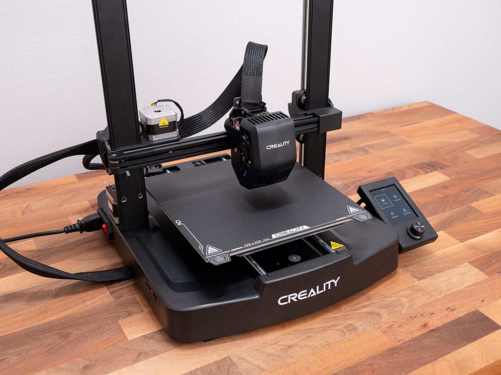 Creality Ender 3 V3 SE — общий вид на столе
