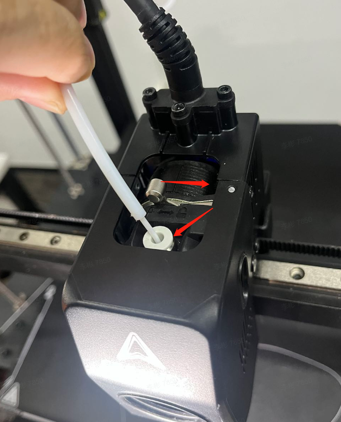 Грибок на конце выдернутого филамента — признак повреждённой PTFE