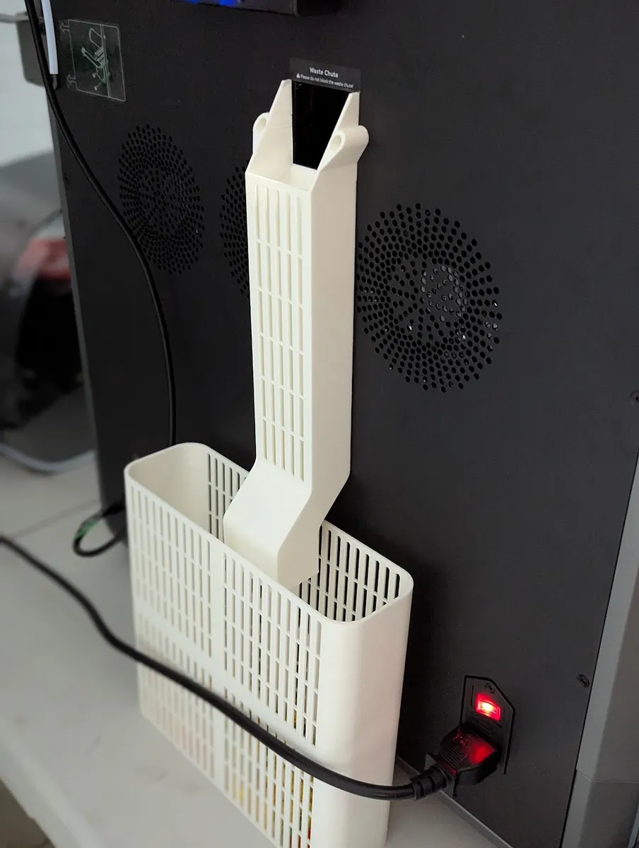 Лоток сброса обрезков для CFS, установленный сзади Creality K2 с корзиной