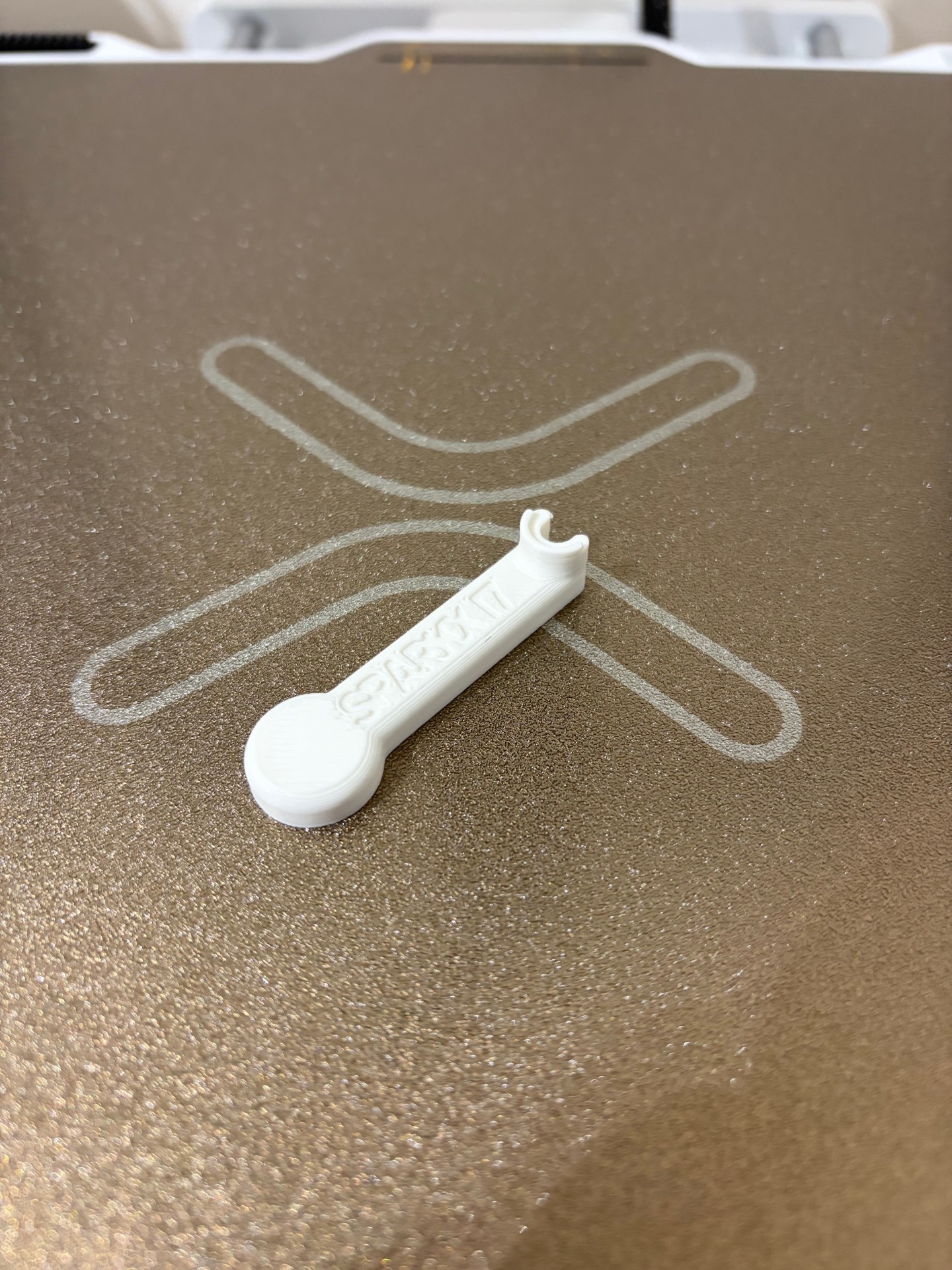 Печатный съёмник трубки PTFE для SPARKX i7 на столе принтера