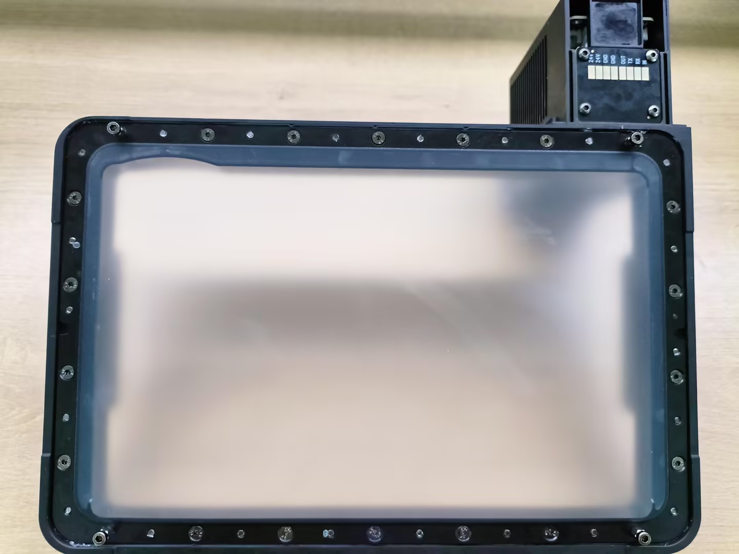 Собранная ванночка Anycubic Photon Mono M7 Pro с блоком подогрева в углу