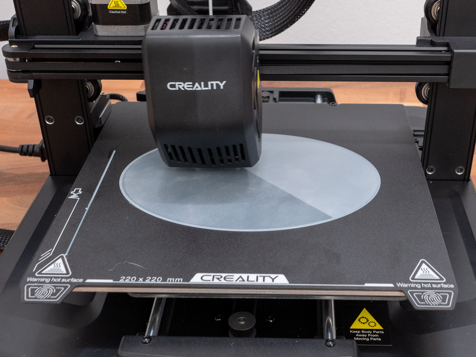 Идеальный первый слой Ender 3 V3 SE — вид снизу плетёной корзины