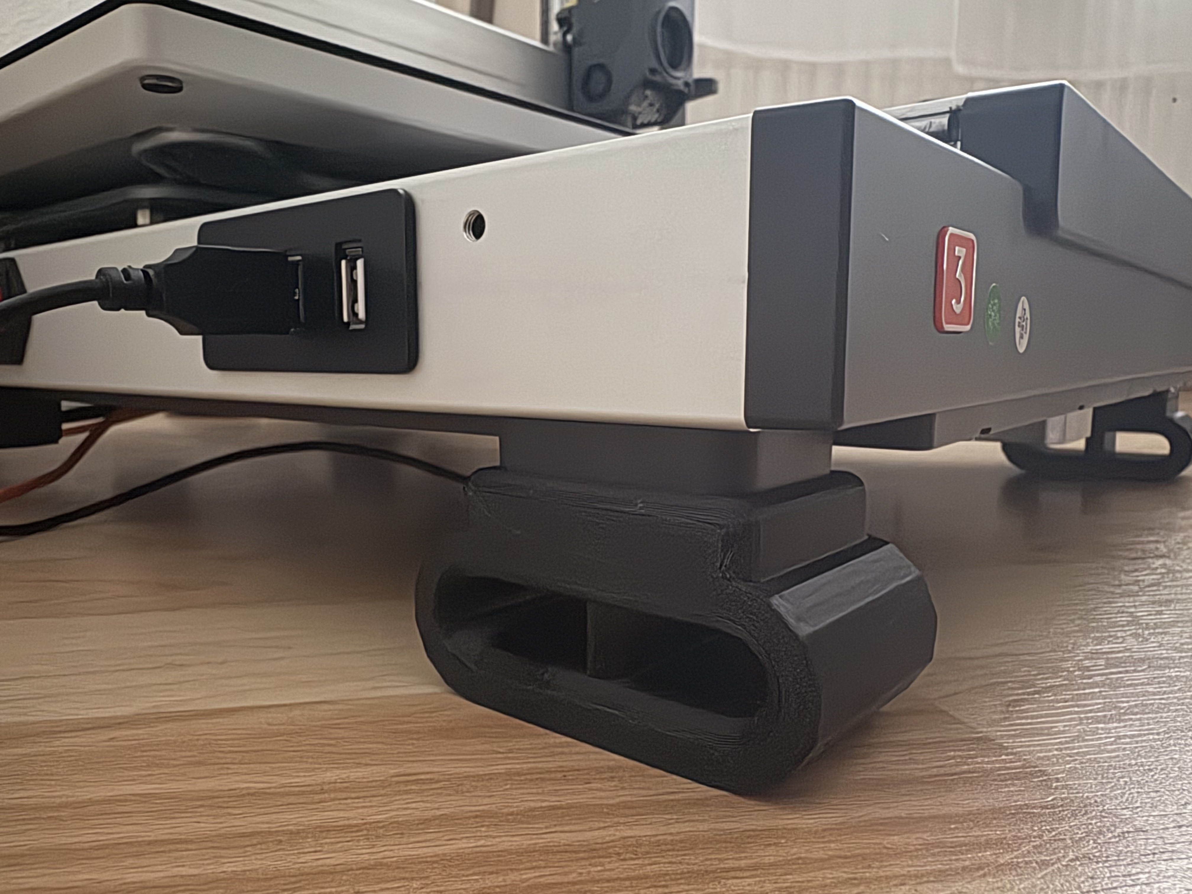 Печатные ножки-подставки под рамой Anycubic Kobra 3 Max