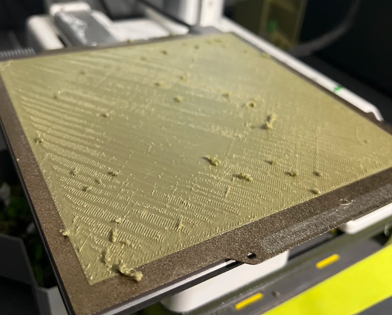 Переэкструзия на первом слое — Z-offset слишком мал