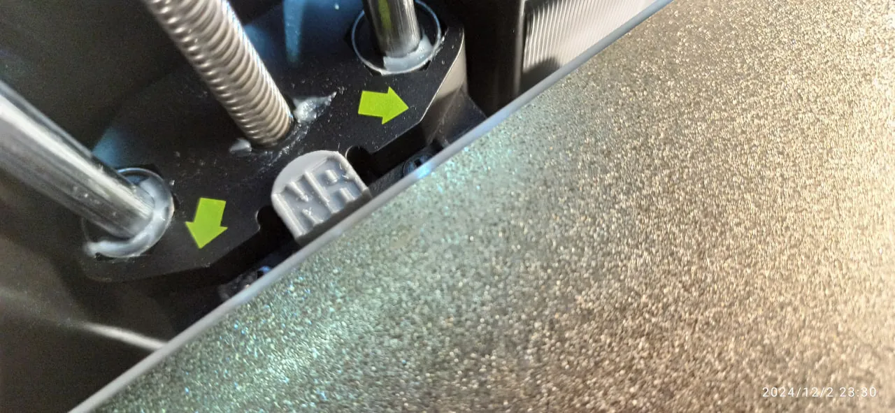 Шумоподавитель Z-оси установлен на принтере FlashForge AD5M