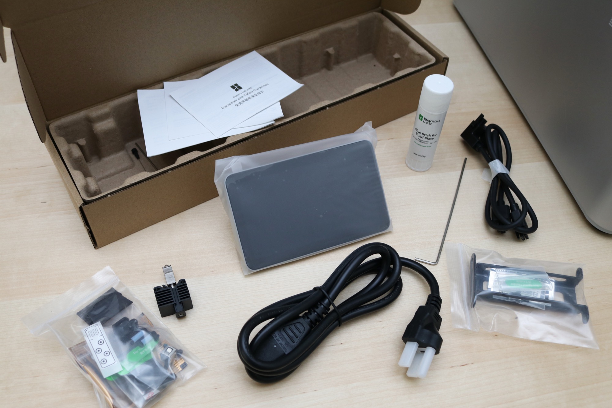 Аксессуары X1C: хотенд, PTFE-трубка, кабели, скрапер, шестигранники