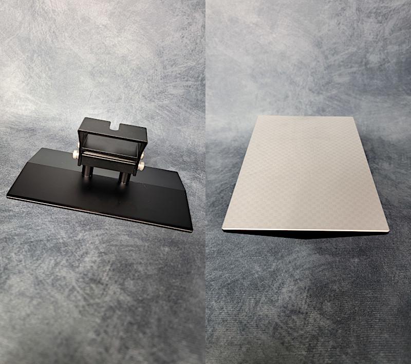 Платформа Anycubic Photon M3: узел крепления к каретке и поверхность с лазерной гравировкой