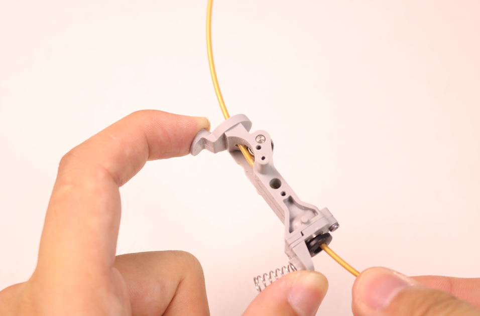 Чистка входного отверстия feeder — проталкивание филамента для удаления мусора