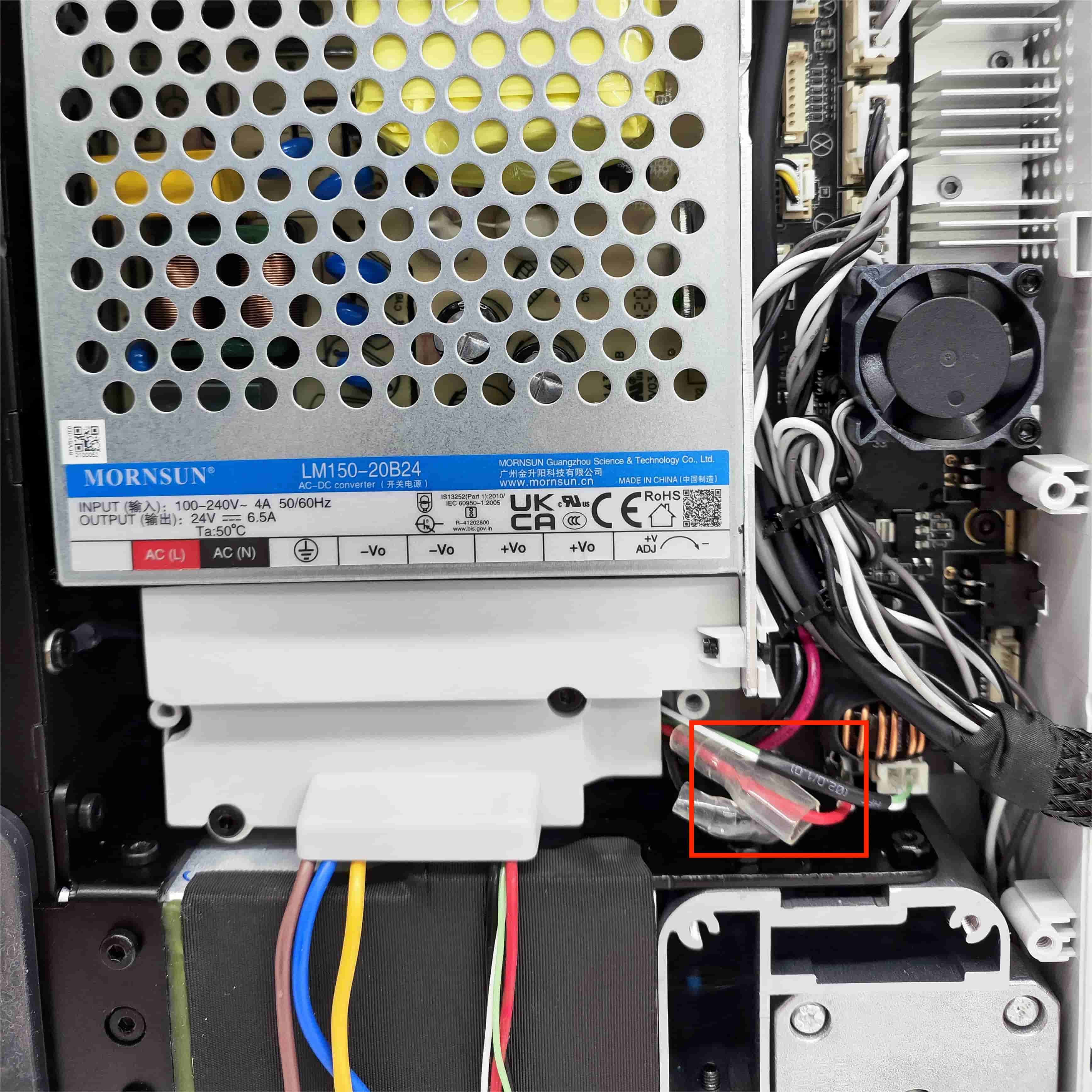 Мультиметр показывает сопротивление нагревателя стола A1 Mini