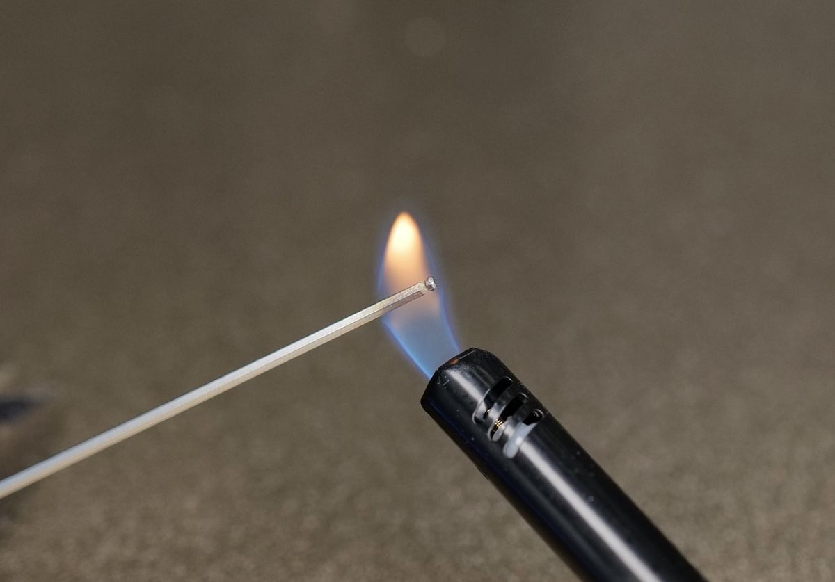 Heating Allen key with lighter