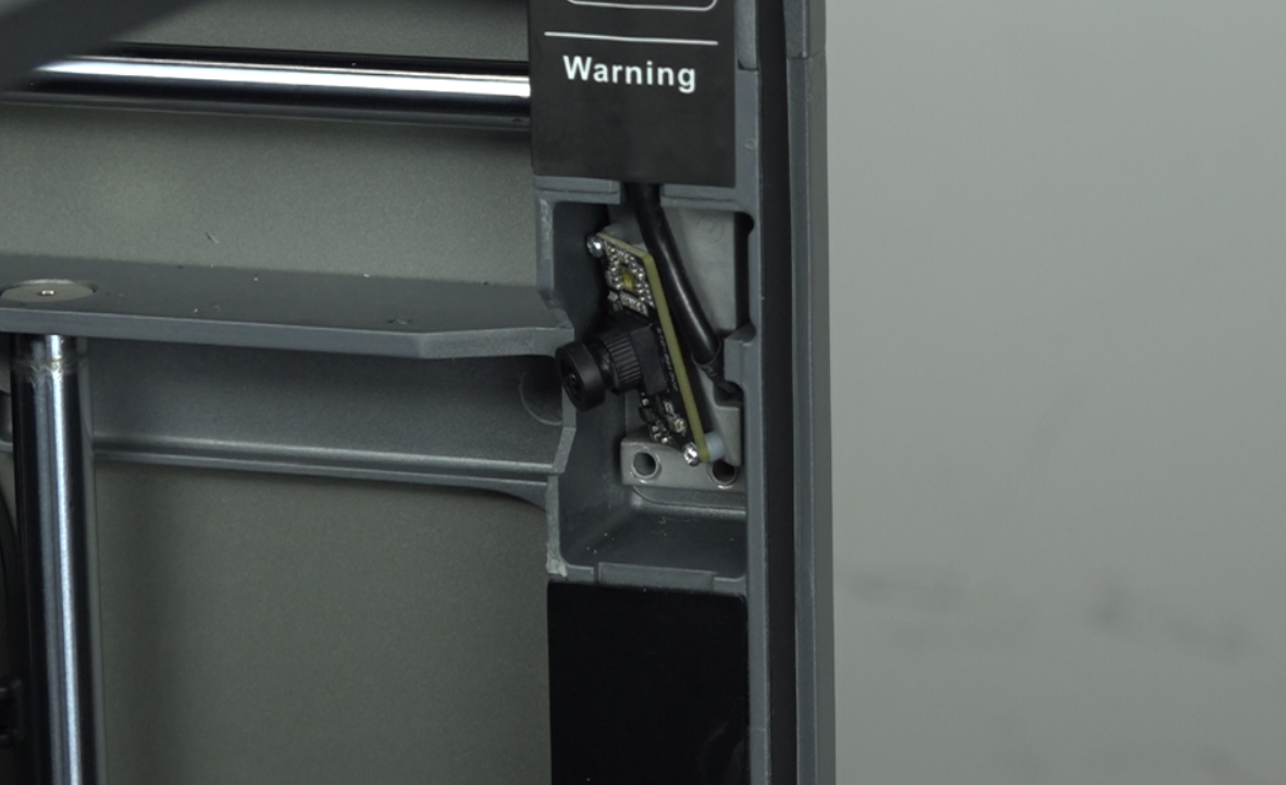 Установка новой AI-камеры K2 Plus — фиксация в корпусе