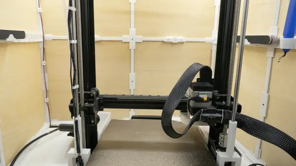Z-брейс (треугольная распорка стойки) на Ender 3 V3 SE