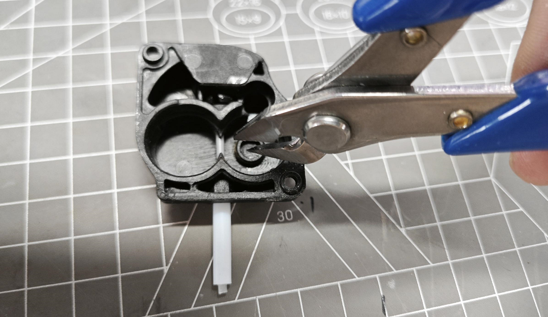 Износ шестерни экструдера K1 — зарубки и протёртые зубья