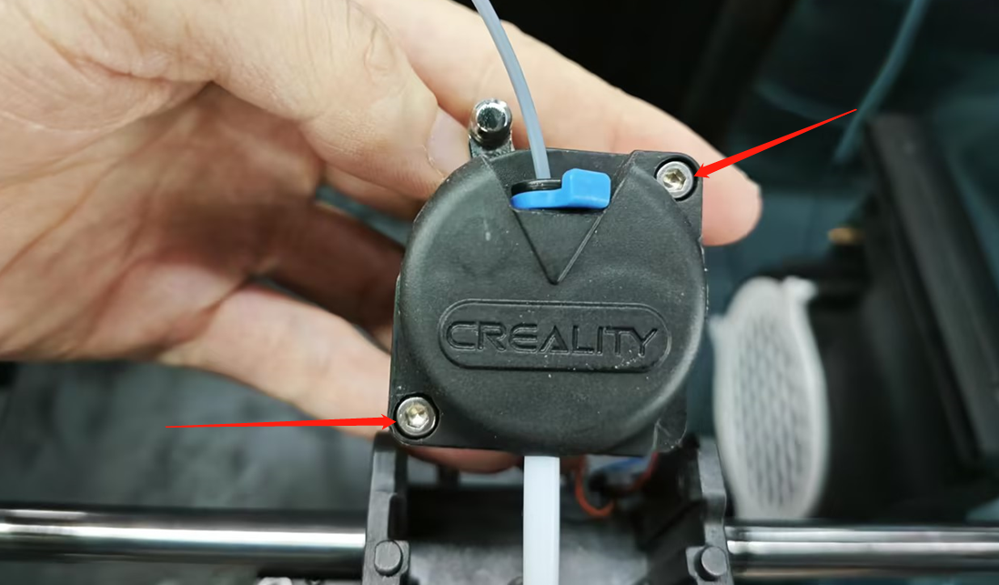 Разобранный экструдер K1 — видны шестерни привода филамента