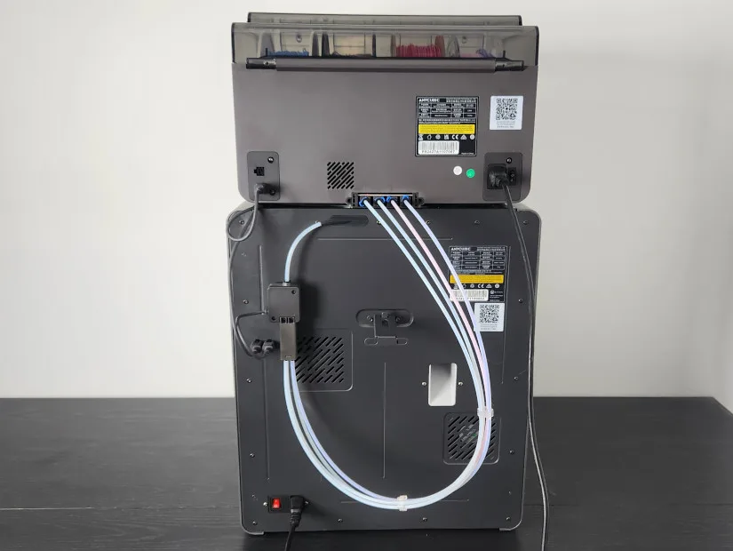 Задняя панель Kobra S1 и ACE Pro, соединённые четырьмя трубками PTFE