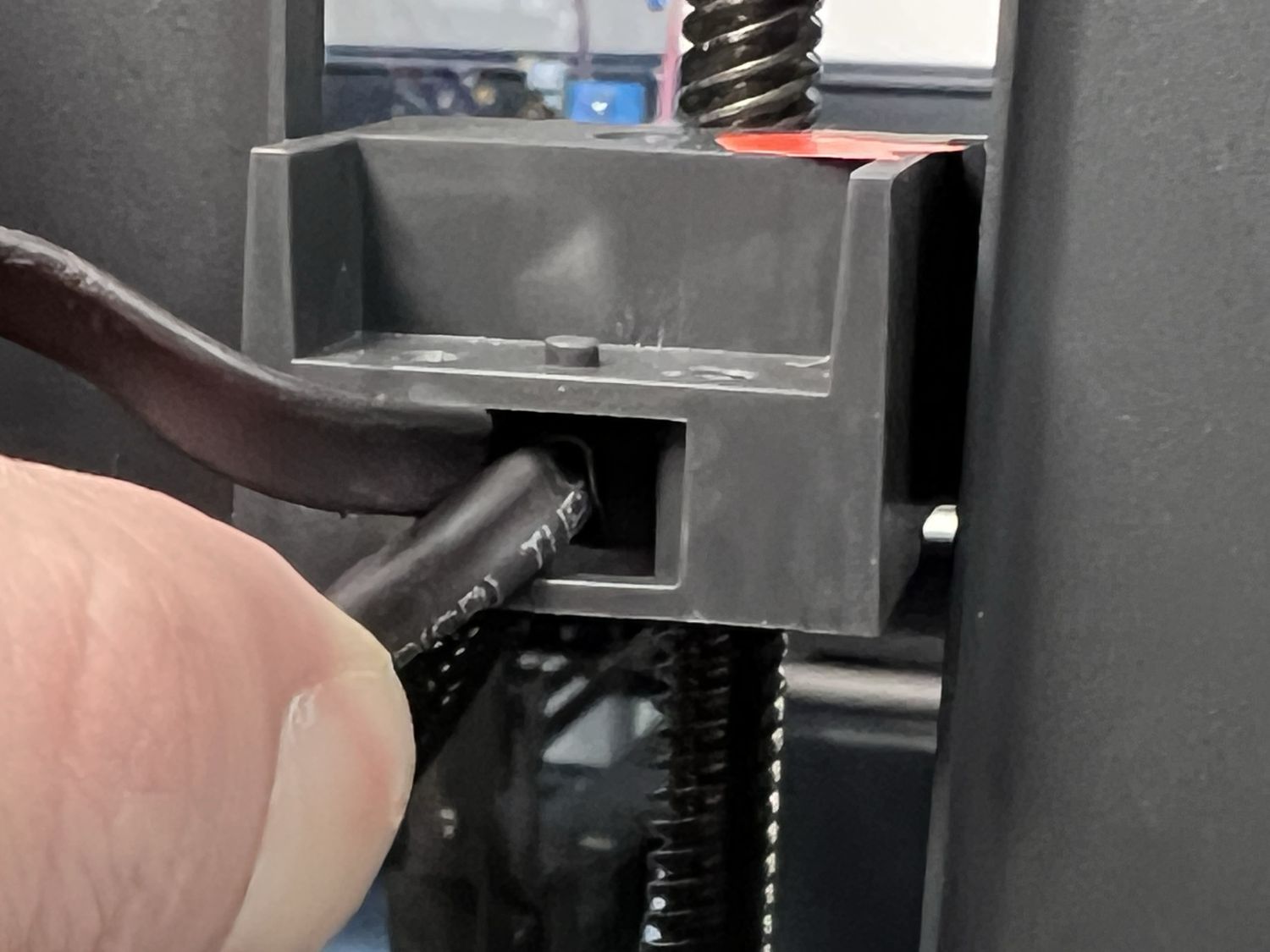 Heatbed cable wear — wrinkling at bend point