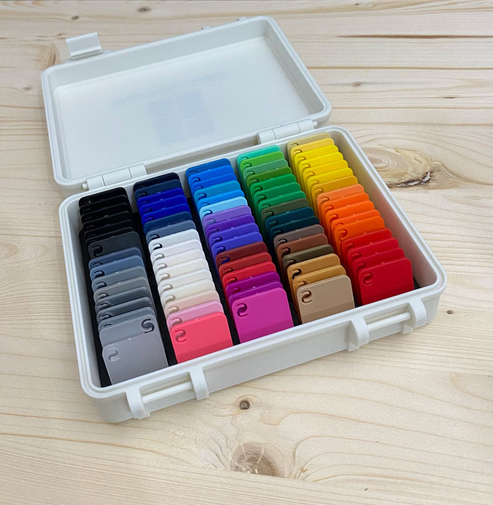 Printable toolbox от hfoster52 с лотком filament swatch tray внутри