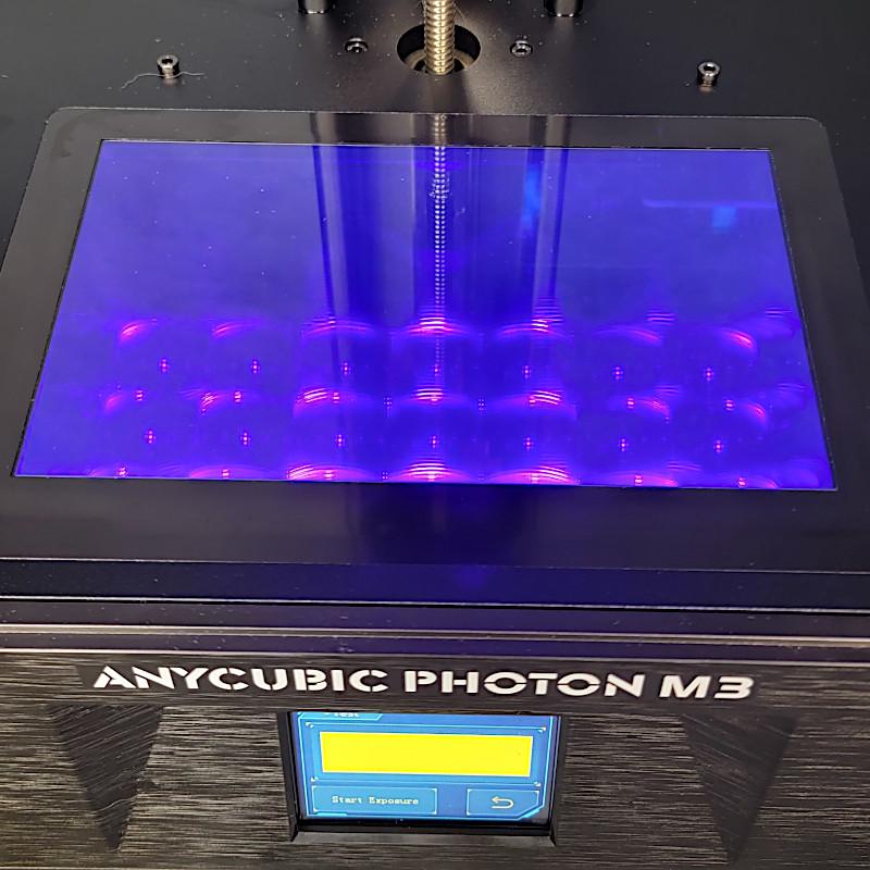 Матрица УФ-светодиодов LighTurbo под экраном засветки Photon M3