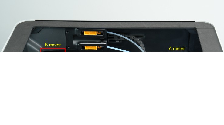 Bambu Lab H2C — вид спереди с рейкой индукционных хотендов Vortek