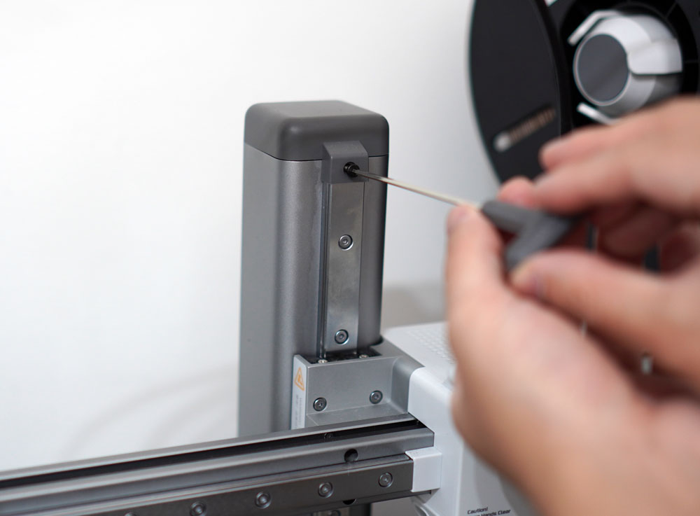 Снятие штатной верхней крышки Z-башни A1 Mini перед установкой ручки