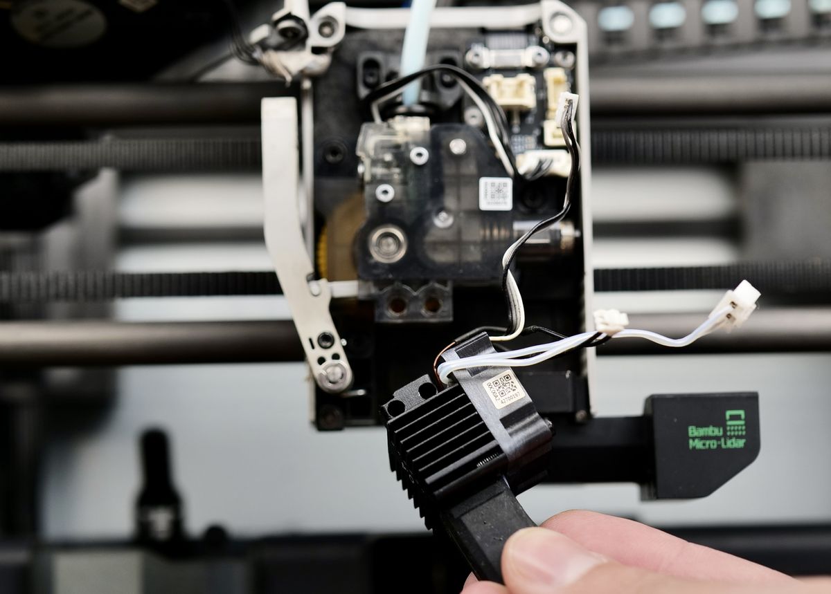 Removed Bambu Lab X1 hotend assembly