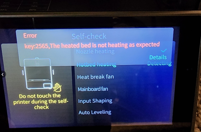 Экран ошибки 2565: «Heated bed is not heating as expected»