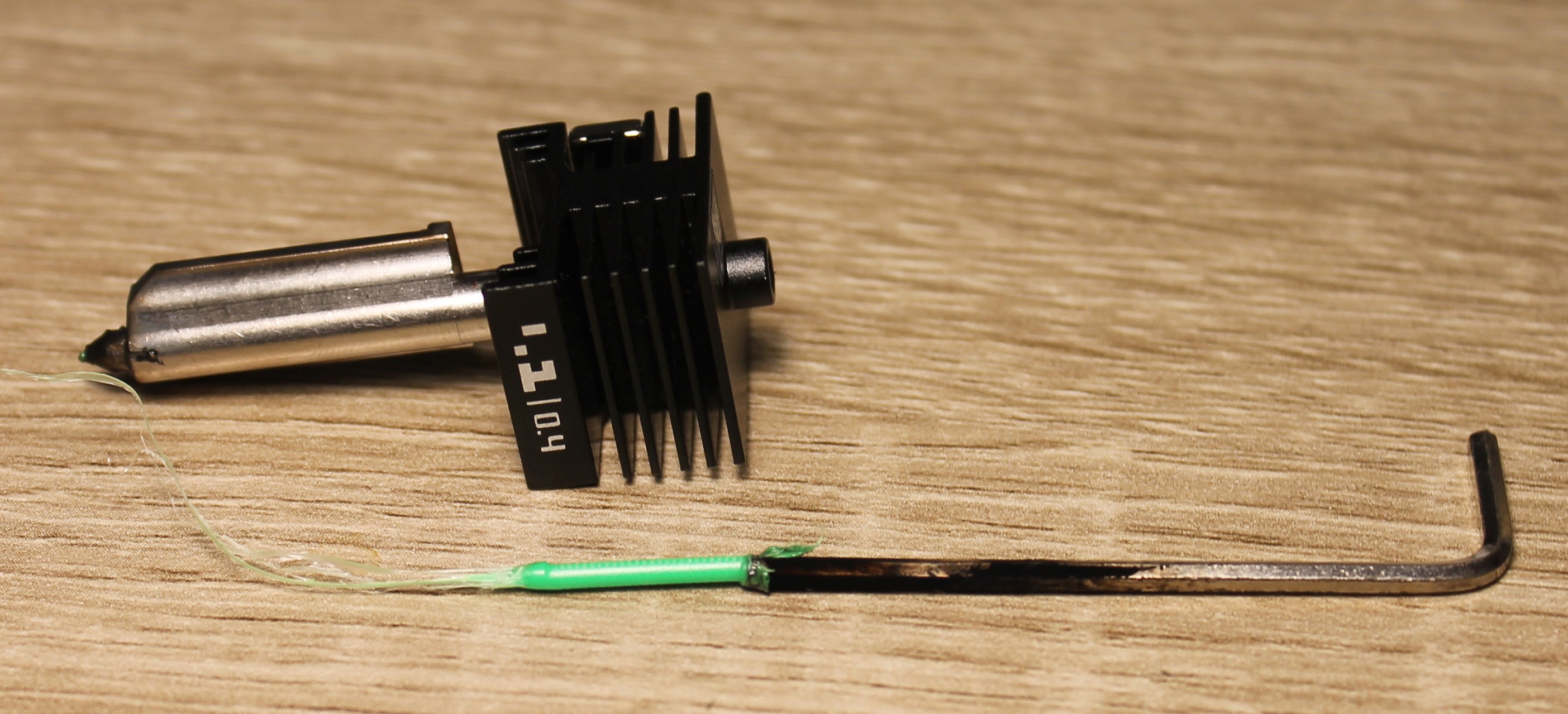 Извлечённый засор с шестигранником