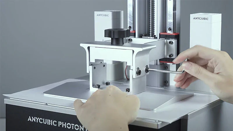 Калибровка платформы MSLA-принтера листом бумаги — равномерное прижатие по всем углам