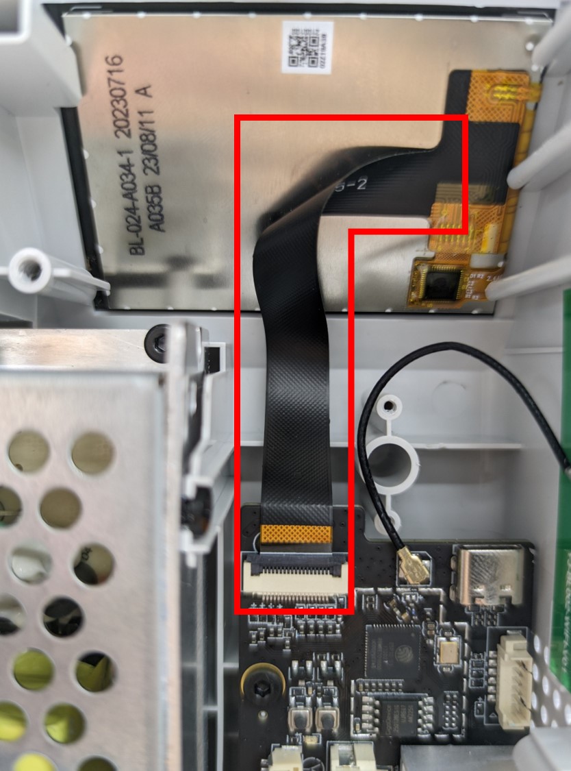 FPC-разъём шлейфа дисплея на AP-плате A1 Mini