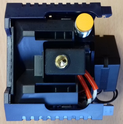 Печатающая голова Anycubic Kobra 2 снизу — сопло и индуктивный датчик