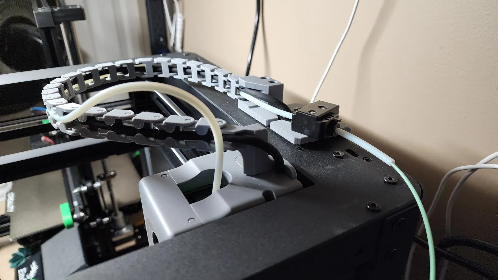 Кабель-канал Drag Chain установленный на FlashForge AD5M